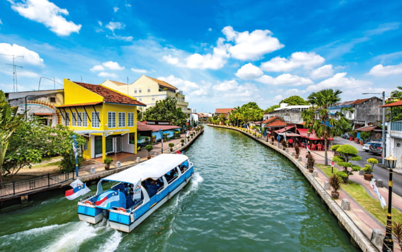 Kuala Lumpur Discovery: Shared Group Tour from Port Klang - Petronas Twin Towers photos you can bank on