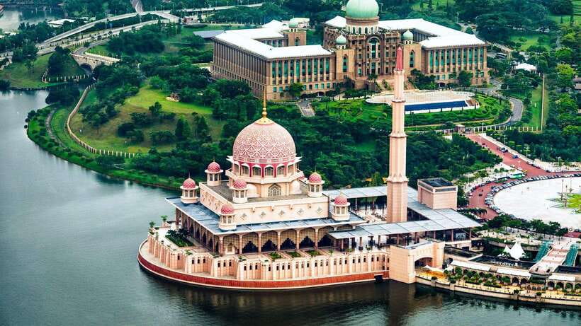 Malacca & Putrajaya Tour - Putrajaya landmark circuit: International Convention Centre, Millennium Monument, Seri Perdana