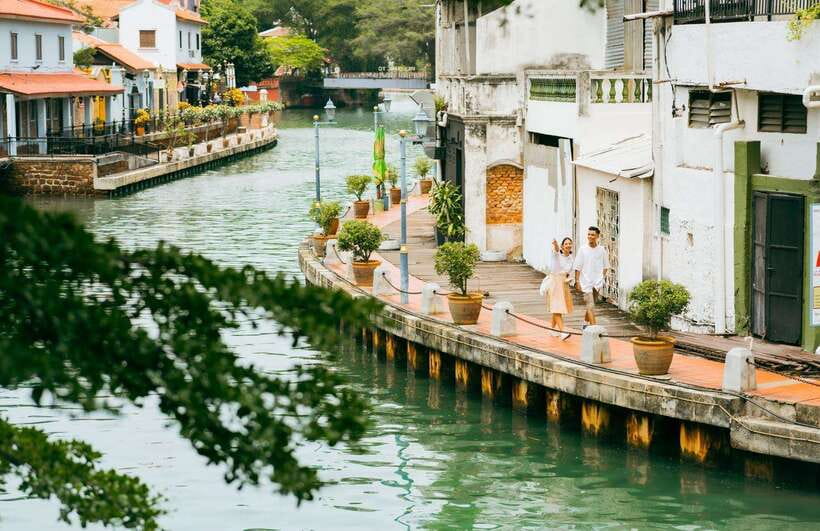 Malacca & Putrajaya Tour - Putrajaya Lake boat ride: worth the extra money, and what it might feel like