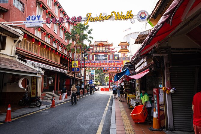 Melaka UNESCO City Guided Walking Tour - Tip Based - The guides: what makes Mimi and John’s style work